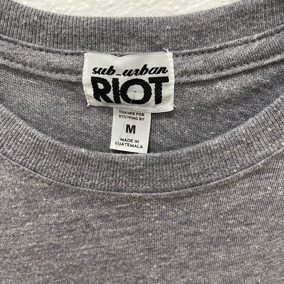sub_urban RIOT Girls Heather Gray “In Squad We Trust” Graphic T-Shirt - M - Picture 3 of 7